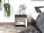 Mesa de Noche Tutto, Chocolate y Blanco, con Un Cajón Amplio Ideal Para Espacios Pequeños - vista 4