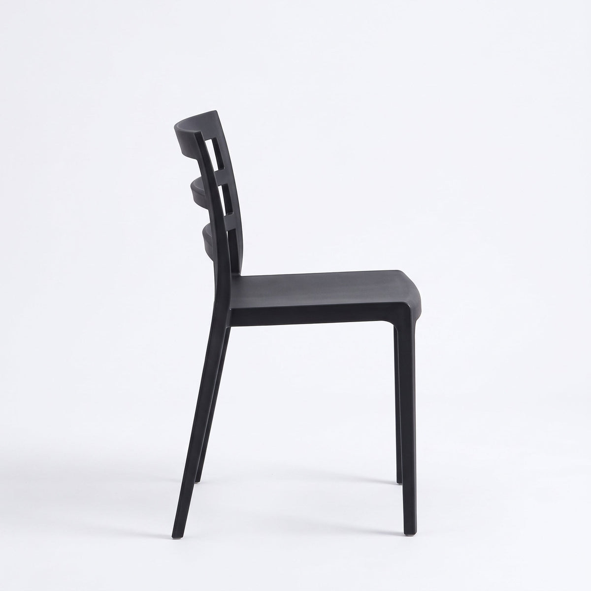 Silla New York, Negro, con Espaldar en Líneas y Diseño Minimalista - imagen 2