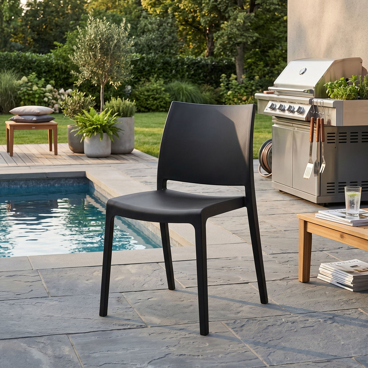 Silla Soho, Negro, con Espaldar Cerrado y Diseño Minimalista - imagen 3