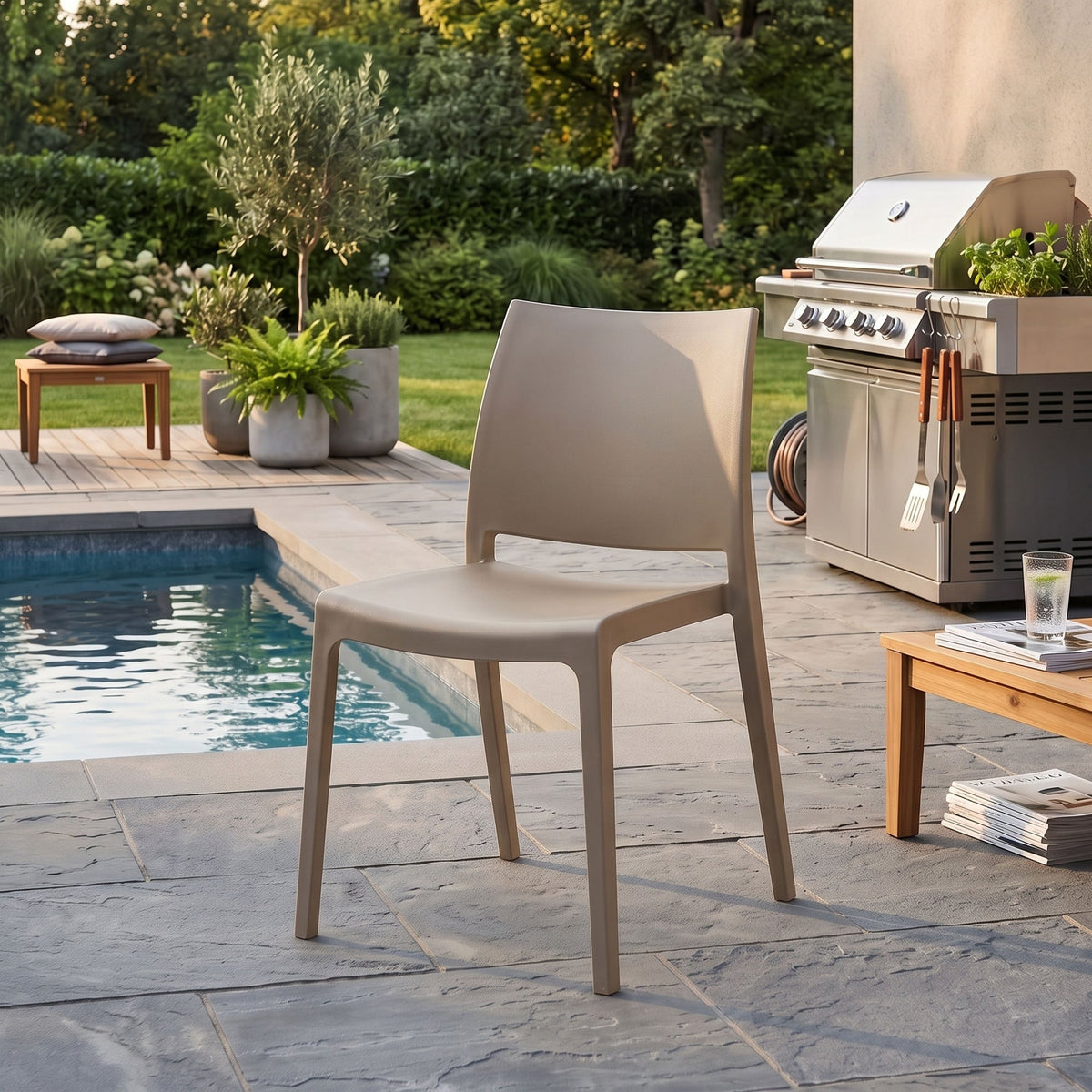 Silla Soho, Taupe, con Espaldar Cerrado y Diseño Minimalista - imagen 3