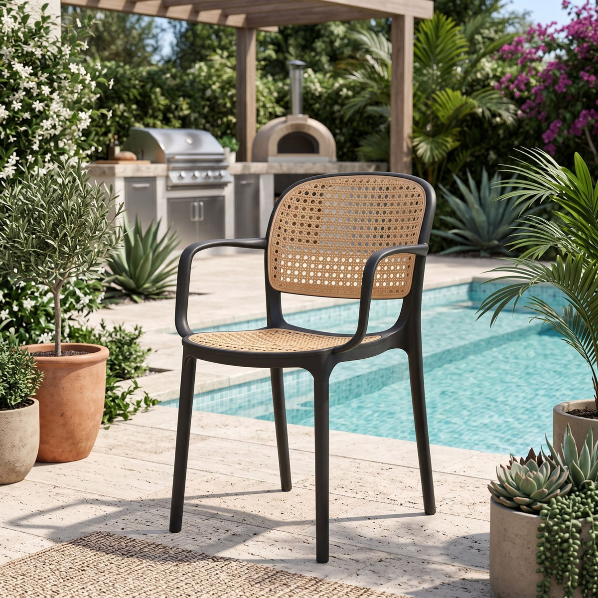 Silla con Brazos Nest, Color Negro y Beige, con Espaldar y Asiento en Rejilla - imagen 3