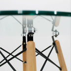 Mesa Eames 80cm redonda de vidrio