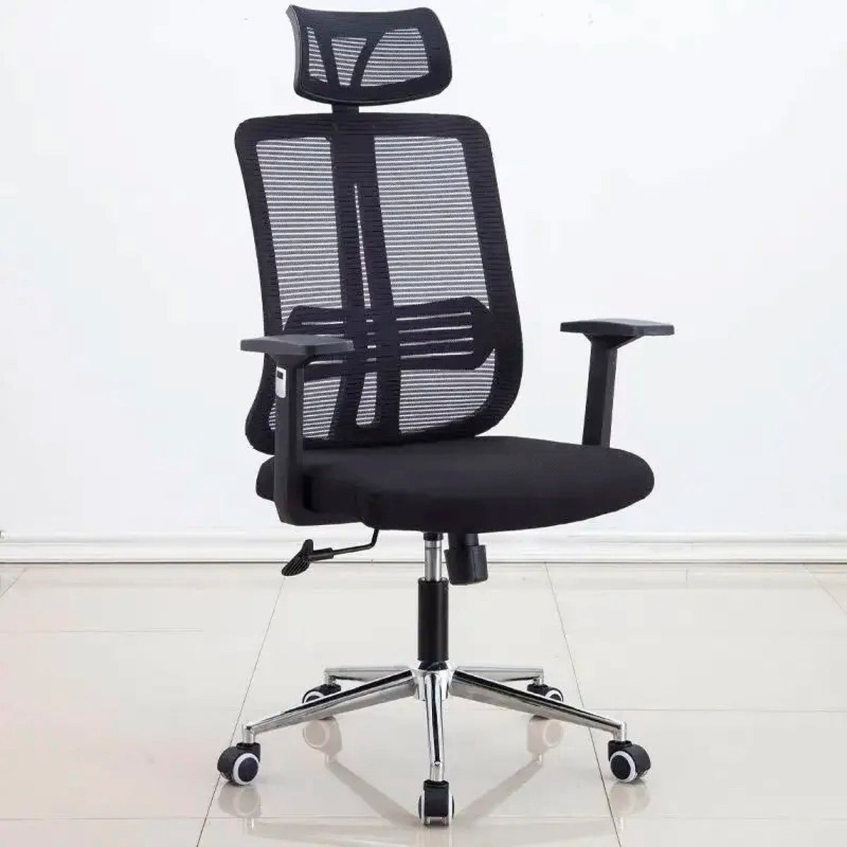 Silla de oficina mesh negra ejecutiva con apoyabrazos y cabeza
