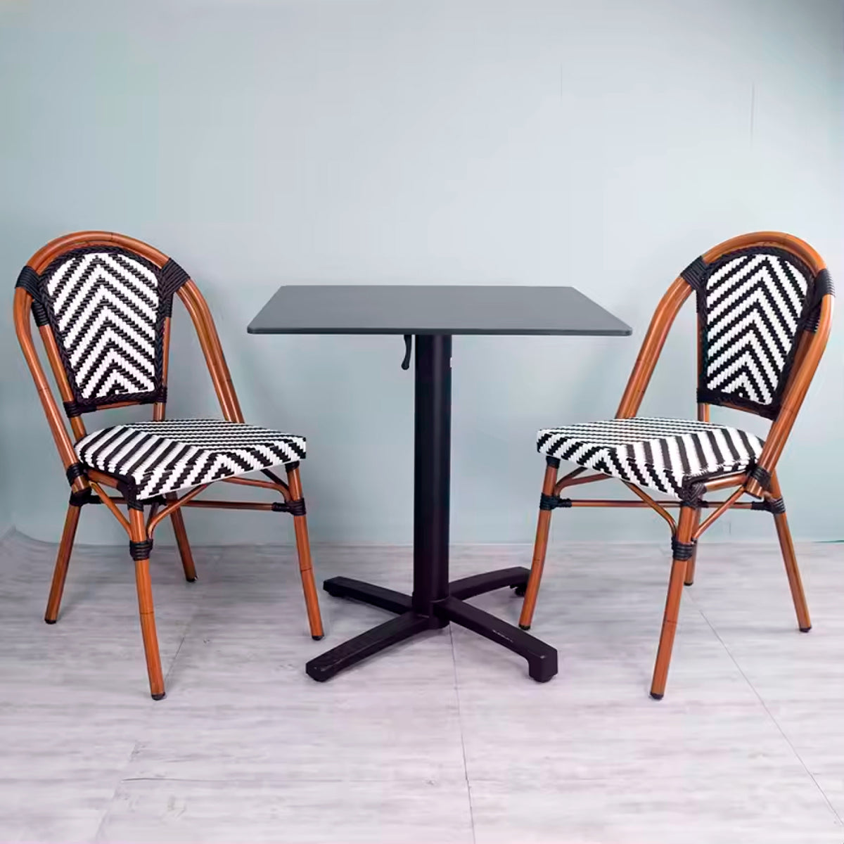 Silla Bistro Parisina Rattan - Blanca con negro