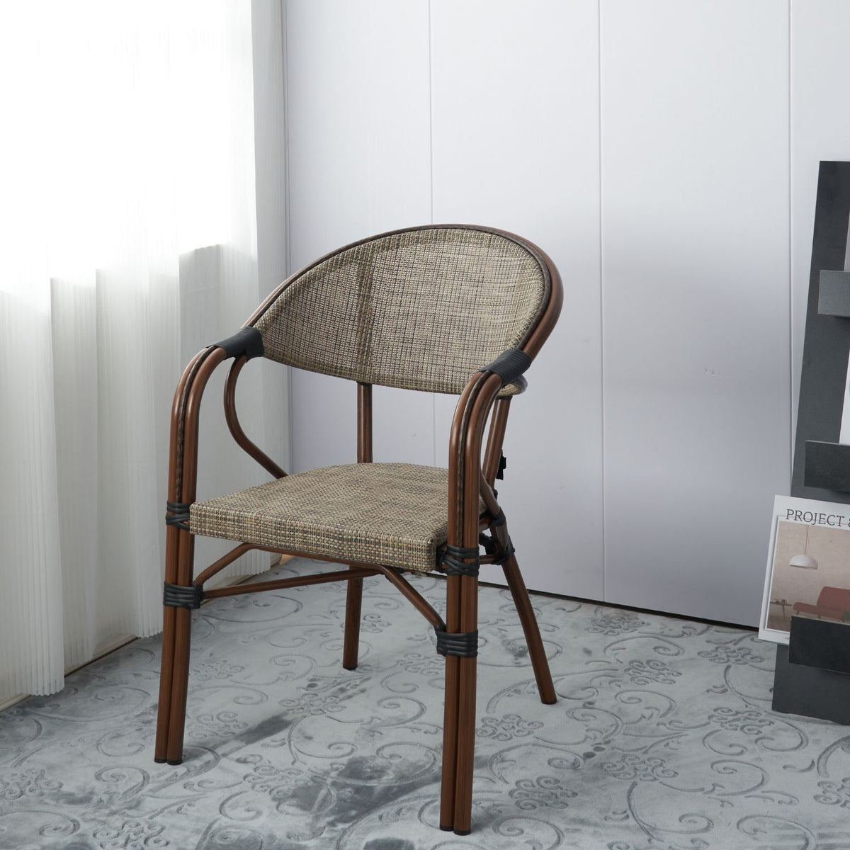Silla Bistro Parisina Textileno con reposabrazos - Beige